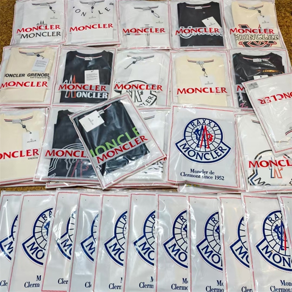 モンクレールTシャツ角部分ディテール